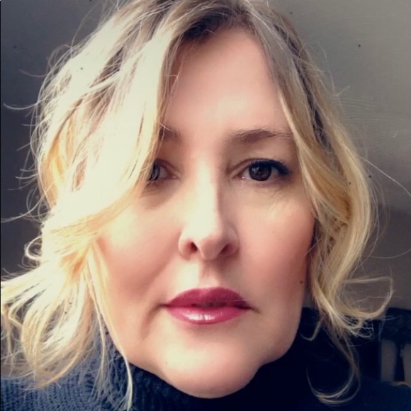 Meet your Posher, Jennifer - Picture 1 of 2